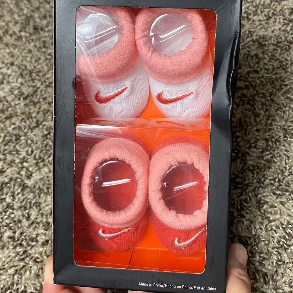 Nike newborn 0-6 months set of 2 sock booties